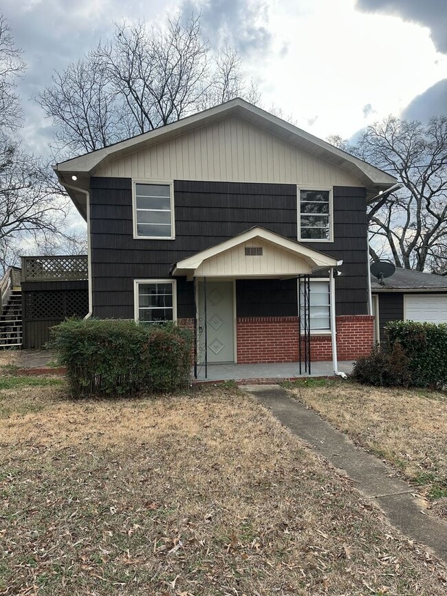 1220 Skyline Dr in Birmingham, AL - Building Photo - Building Photo