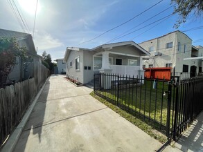 1051 Temple Ave-Unit -Front House in Long Beach, CA - Building Photo - Building Photo