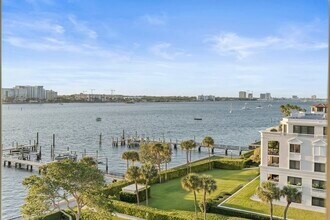 150 Bradley Pl in Palm Beach, FL - Building Photo - Building Photo