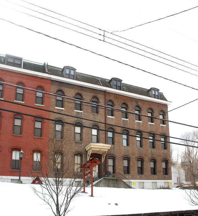 32 Pius St in Pittsburgh, PA - Building Photo - Building Photo