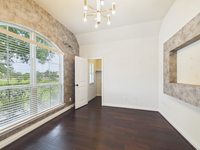 property at 2807 Naples Park Ln
