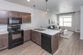 Carlton at Dawley in Sioux Falls, SD - Building Photo - Interior Photo