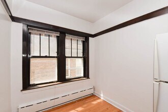 821 W Waveland in Chicago, IL - Foto de edificio - Building Photo