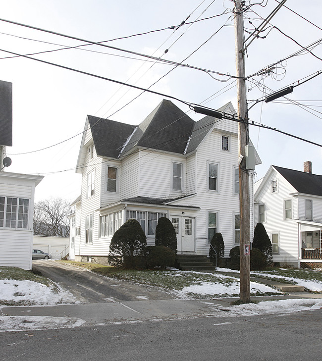 43 Fairview St in Oneonta, NY - Building Photo - Building Photo