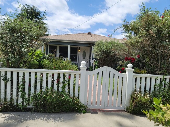 422 N Shaffer St in Orange, CA - Building Photo - Building Photo