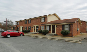 Oakwood Villa Apartments in Kannapolis, NC - Building Photo - Building Photo