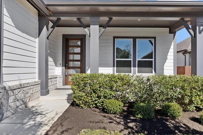 908 Knowles Dr in Hutto, TX - Building Photo - Building Photo