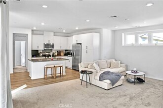 16670 Crocus Ln, Unit 1 in Fontana, CA - Foto de edificio - Building Photo