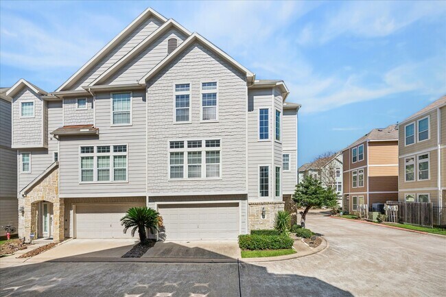 3319 Leading Point Dr