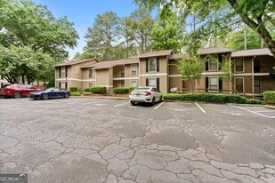 5137 Roswell Rd NE in Atlanta, GA - Building Photo