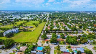 11 NE 21st St in Pompano Beach, FL - Building Photo