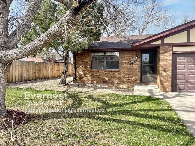 2333 W 17th St