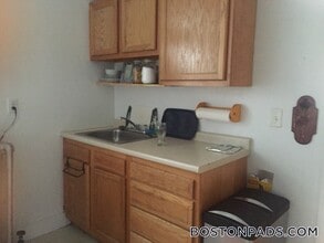 1375 Commonwealth Ave, Unit 10 in Boston, MA - Building Photo - Building Photo