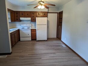 303 E Palm Dr in Syracuse, IN - Building Photo - Building Photo