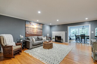 12125 Shore View Dr in Richmond, VA - Building Photo - Building Photo