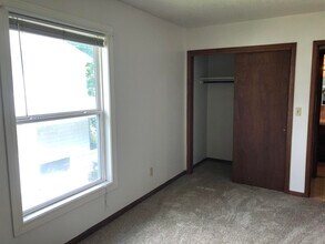 519 S Dodge St in Iowa City, IA - Building Photo - Building Photo