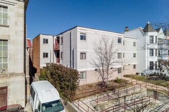 Fairmont Square Apartments in Washington, DC - Building Photo - Primary Photo