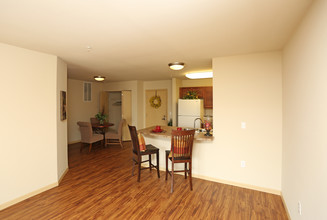 The Harbor at State and Main - 55+ Community in Racine, WI - Foto de edificio - Interior Photo