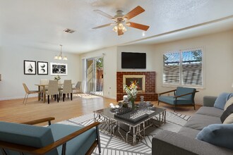 222 Tiffany Cir in Ripon, CA - Building Photo - Building Photo