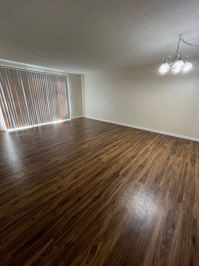 339 Oakland St, Unit 14 in Manchester, CT - Building Photo - Building Photo