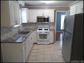 8 Flourite Ct in Little Rock, AR - Building Photo - Building Photo