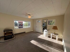 830 W Madrona Beach Rd in Camano, WA - Building Photo - Building Photo