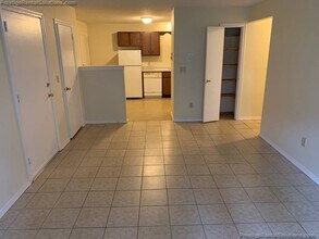 59 Manchester St, Unit 2 in Leominster, MA - Foto de edificio - Building Photo