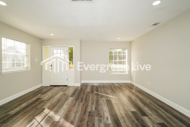 5100 Goose Creek Dr in Baytown, TX - Building Photo - Building Photo