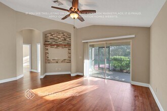 6827 Guilford Bridge Dr in Apollo Beach, FL - Building Photo - Building Photo