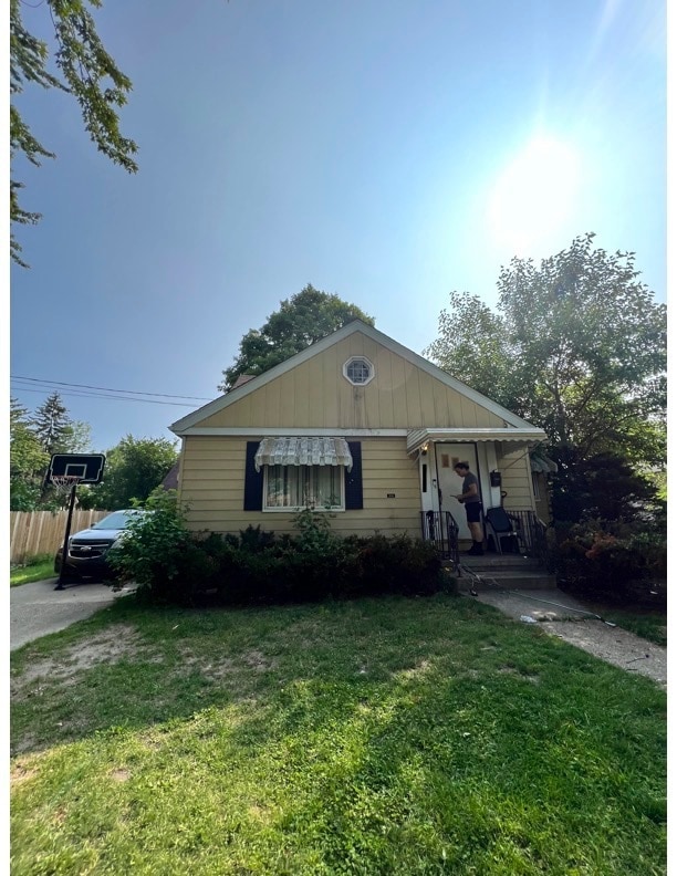 property at 3116 Mackinaw St