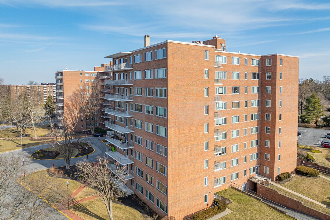 Eleven Slade Apartments in Pikesville, MD - Building Photo