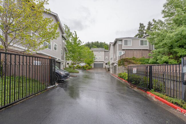 Seward Park Townhomes in Seattle, WA - Foto de edificio - Building Photo