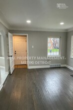 5766 Nottingham Rd in Detroit, MI - Foto de edificio - Building Photo