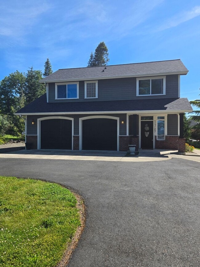 176 Alderwood Dr in Chehalis, WA - Building Photo - Building Photo