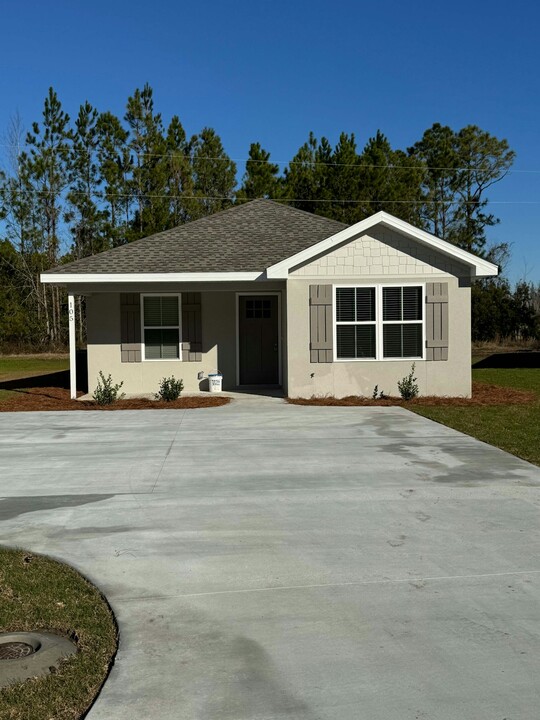 105 Crown Cir in Brunswick, GA - Building Photo