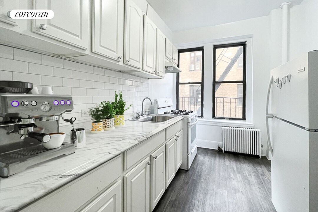 2841 Broadway in New York, NY - Building Photo