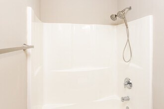 Newburgh Court Apartments in Newburgh, IN - Foto de edificio - Interior Photo