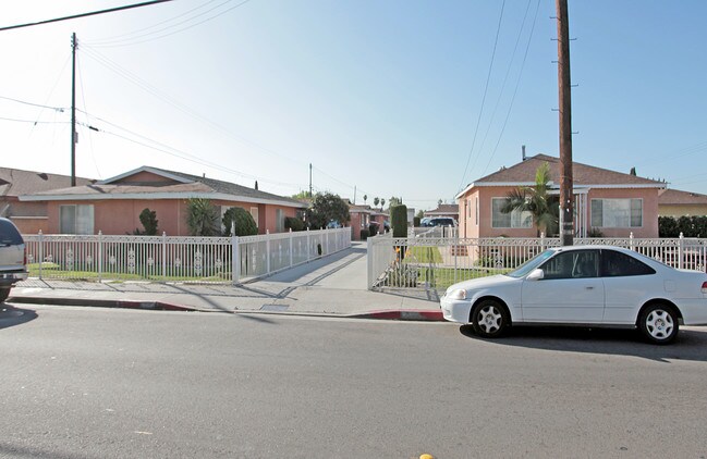 4812 Elizabeth St in Bell, CA - Foto de edificio - Building Photo