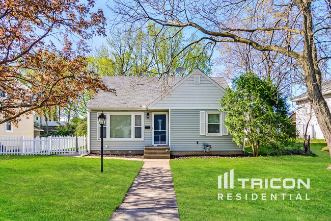 property at 606 Idaho Ave E