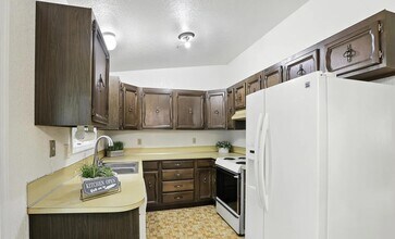 2319 Success Dr in Anchorage, AK - Building Photo - Building Photo