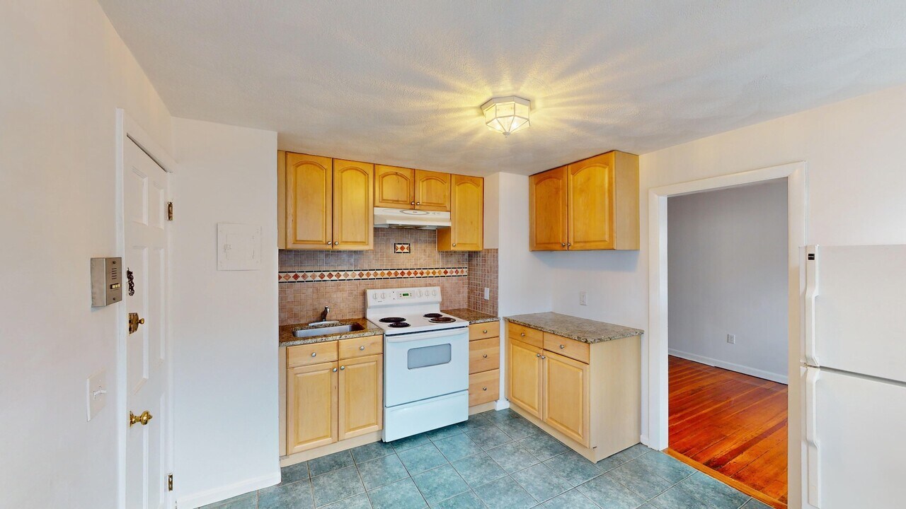 34 Charter St, Unit 5B in Boston, MA - Building Photo