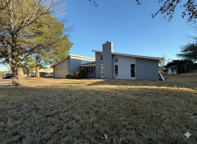 2807 Macauslan St in Big Spring, TX - Building Photo - Building Photo