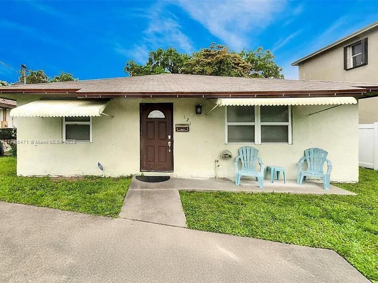 121 NW 7th Ave in Dania Beach, FL - Building Photo