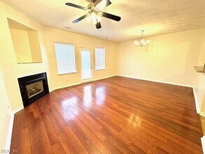 2264 Bizzone Cir in Virginia Beach, VA - Foto de edificio - Building Photo