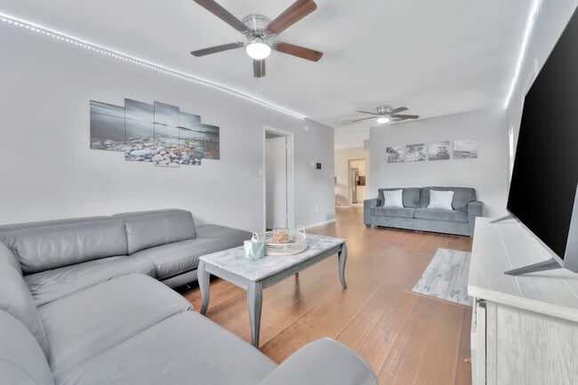 property at 1905 W St Louis St