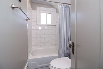 7703 Essen Ave in Parma, OH - Building Photo - Building Photo