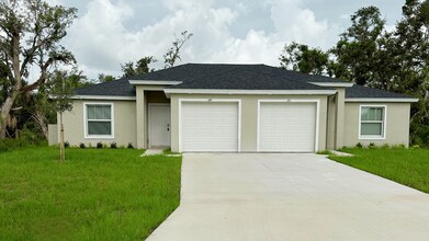 451 Warrington Blvd in Port Charlotte, FL - Building Photo - Building Photo