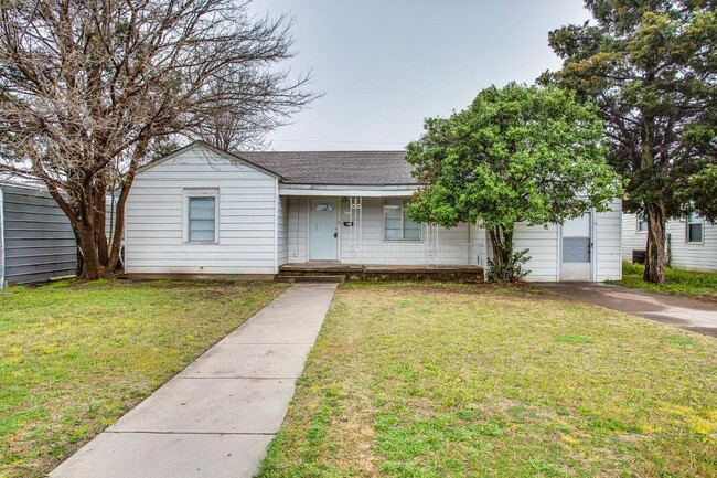 2705 33rd St in Lubbock, TX - Building Photo - Building Photo