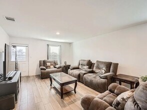 13517 Knights Br Dr in Elgin, TX - Building Photo - Building Photo