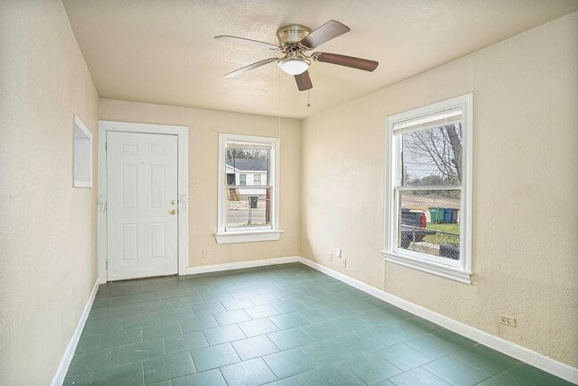 property at 934 Poinsettia St